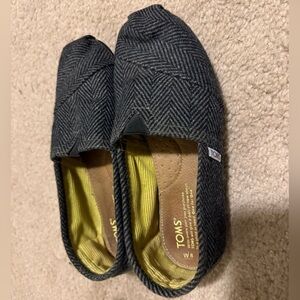 TOMS Women’s Herringbone Black Slip-Ons